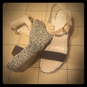 Fun Black and Tan Vince Camuto Platform Sandals